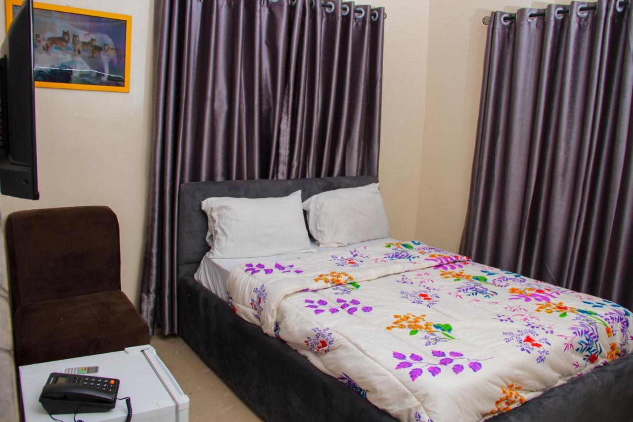 Go2Hotel45 ลากอส ภายนอก รูปภาพ